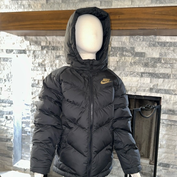 Nike Other - Unisex Nike coat✔️